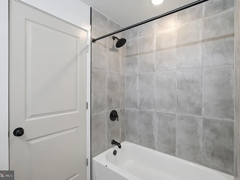 1018 W Arizona St — Photo 18