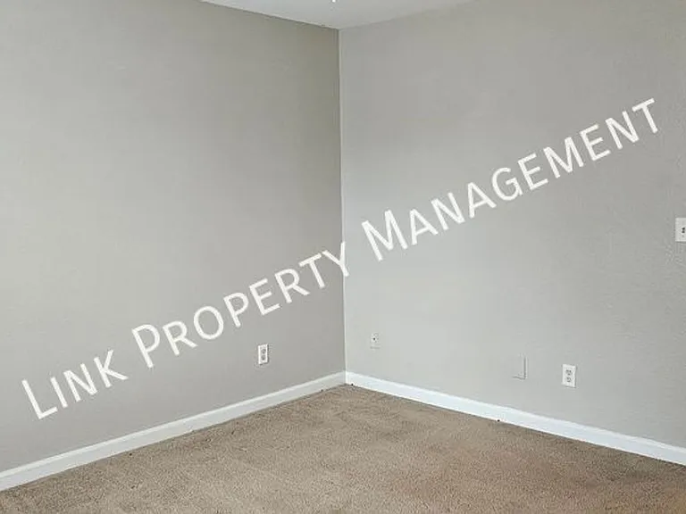 1106 Carline Rd — Photo 15