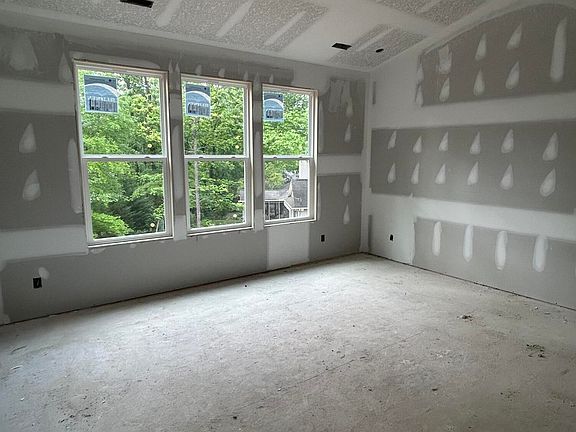 5th image of 101 Alichanoska Ln