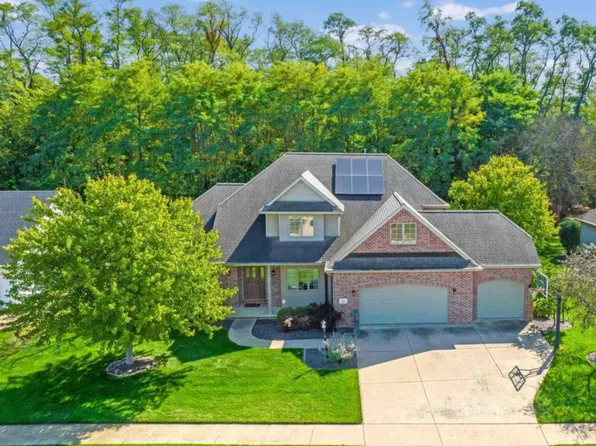 502 W Copperfield Dr, Dunlap, IL 61525