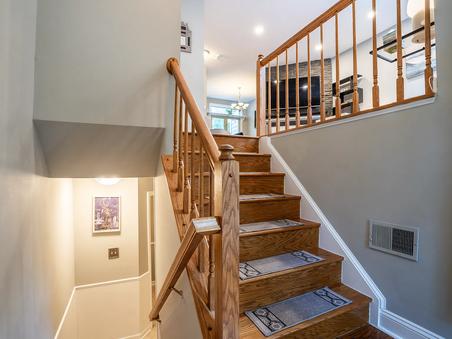 3 bed, 1930 sqft, $3,200 — Photo 3