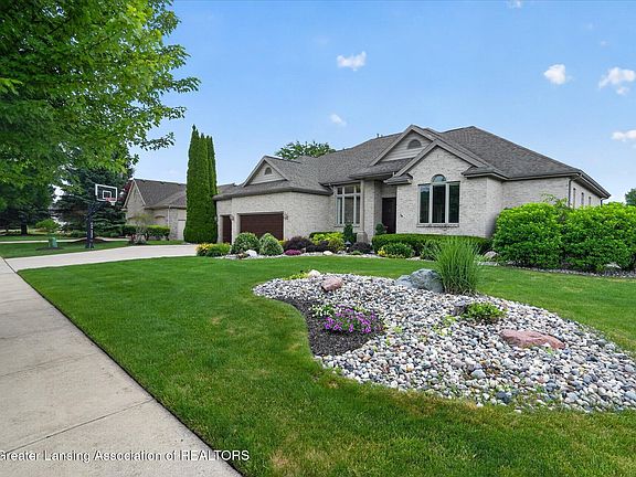 2nd image of 505 W Spring Meadows Ln