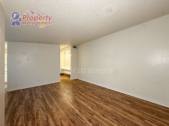4th image of 210 S Homedale Ave