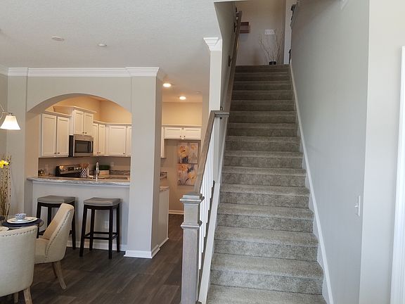 4th image of 907 Promenade Ln