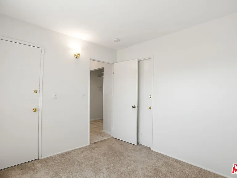5464 Evelyn Dr — Photo 8