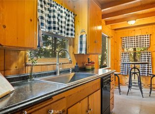 27785 Lakes Edge Rd, Lake Arrowhead, CA 92352