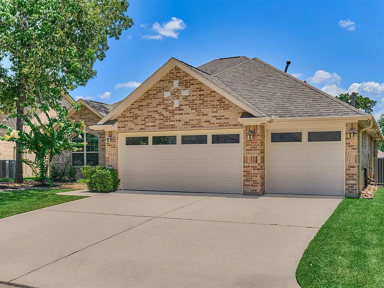 13511 Summer Hill Dr — Photo 2