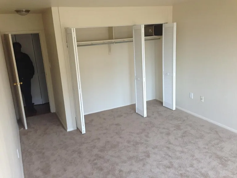 Master bedroom Closet
