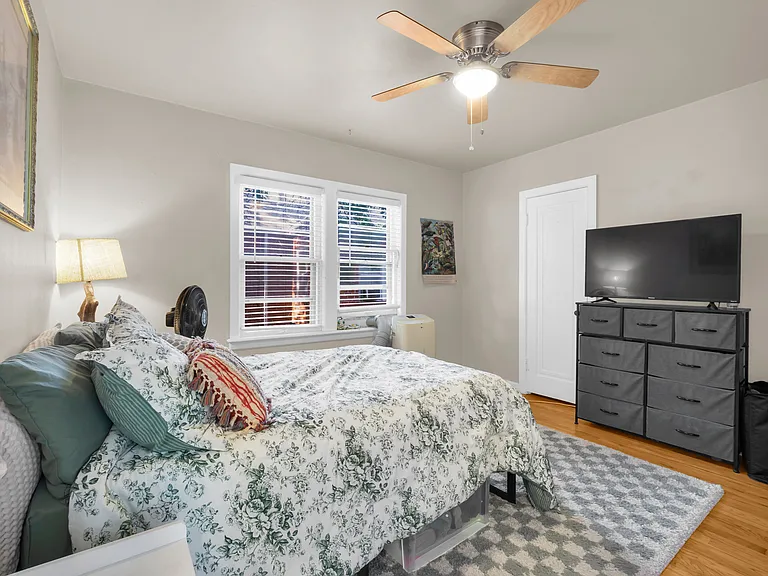755 N Bellaire St — Photo 13