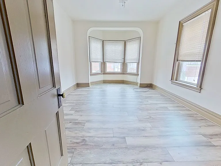 17 Park Ave — Photo 8