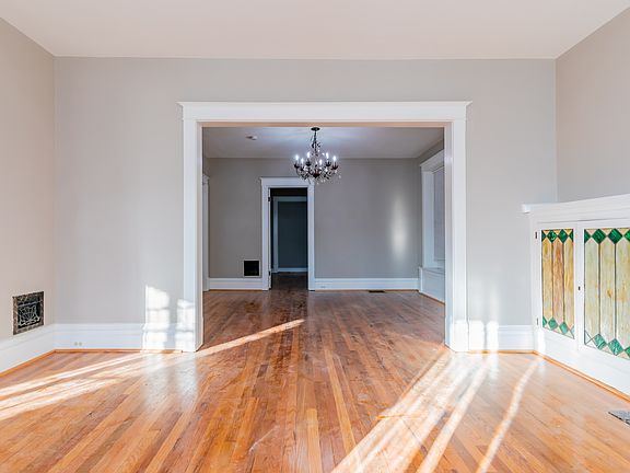 5th image of 4343 Wyoming St