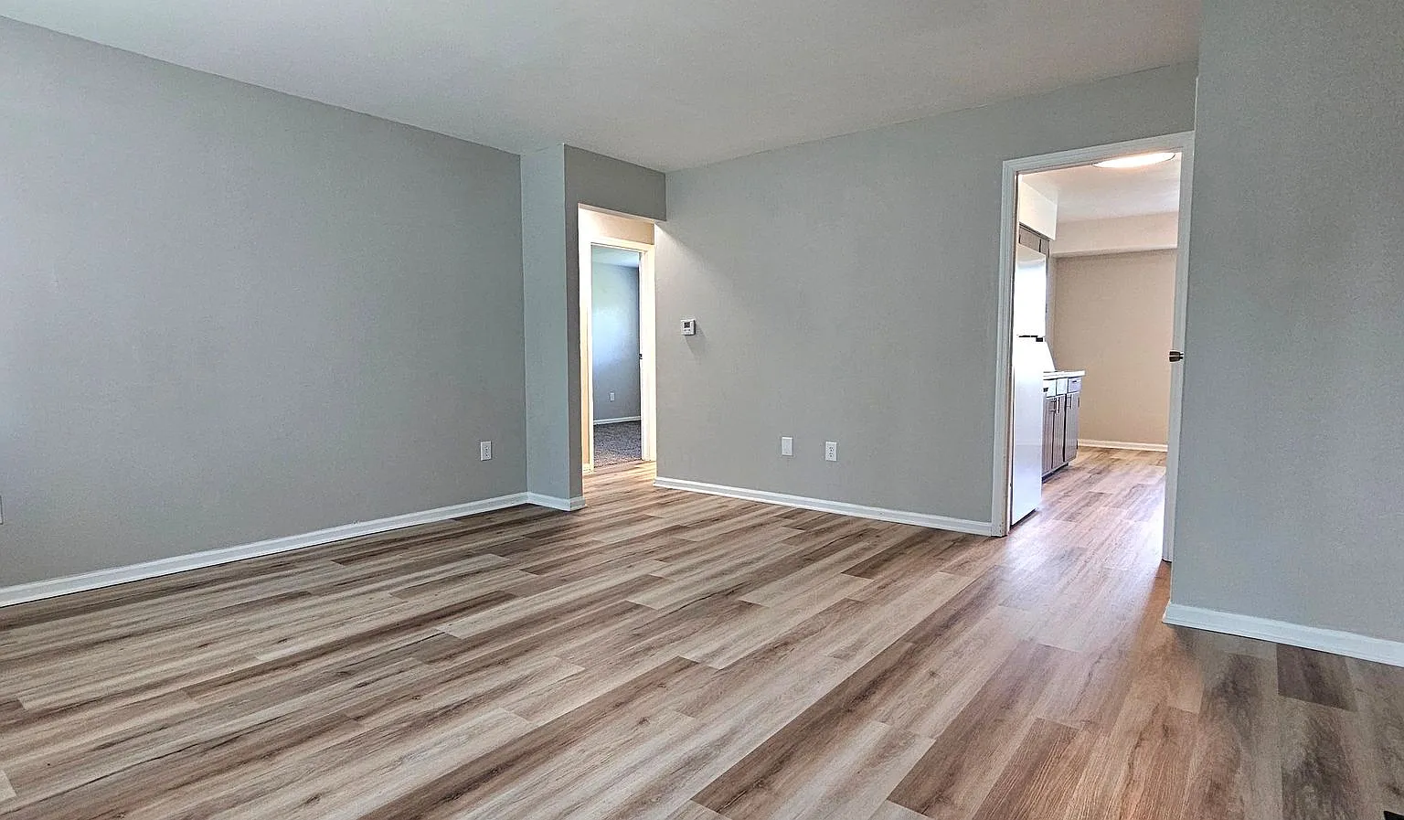 3030-3032 Creekview Circle — Photo 3