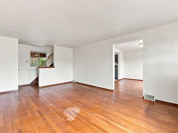 2nd image of 225 Alries St