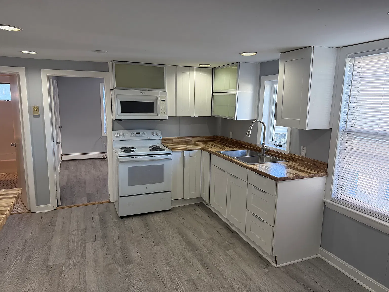 3 bed, 800 sqft, $2,750 — Photo 2
