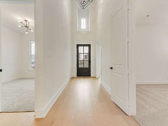 3rd image of 616 Dublin Dr