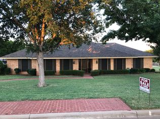 1106 S Ash St, Archer City, TX 76351