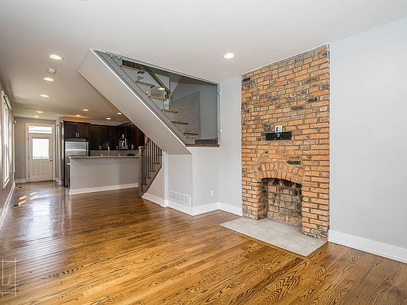2nd image of 160-162 E 3rd Ave #3388A7786