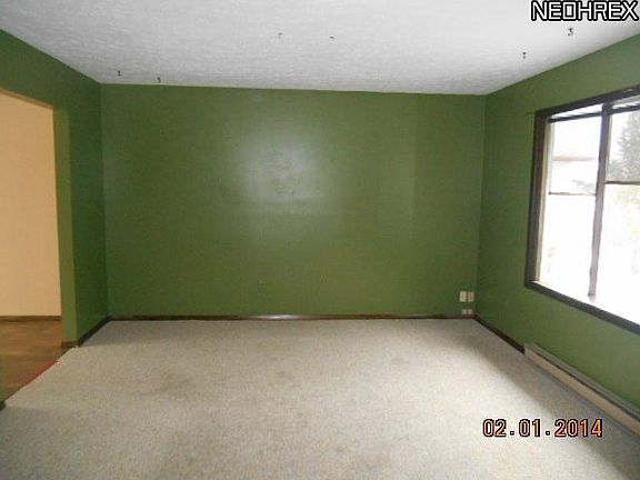 5th image of 42052 Meadow Ln