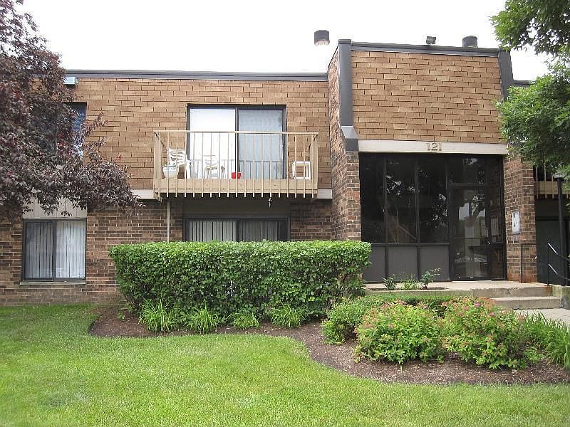 1st image of 121 Mullingar Ct Unit 2C