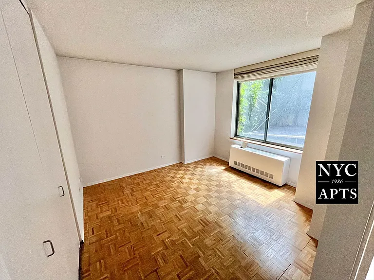 127 E 30th St #1A — Photo 8