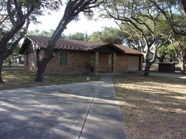 616 Sunset Dr, Rockport, TX 78382