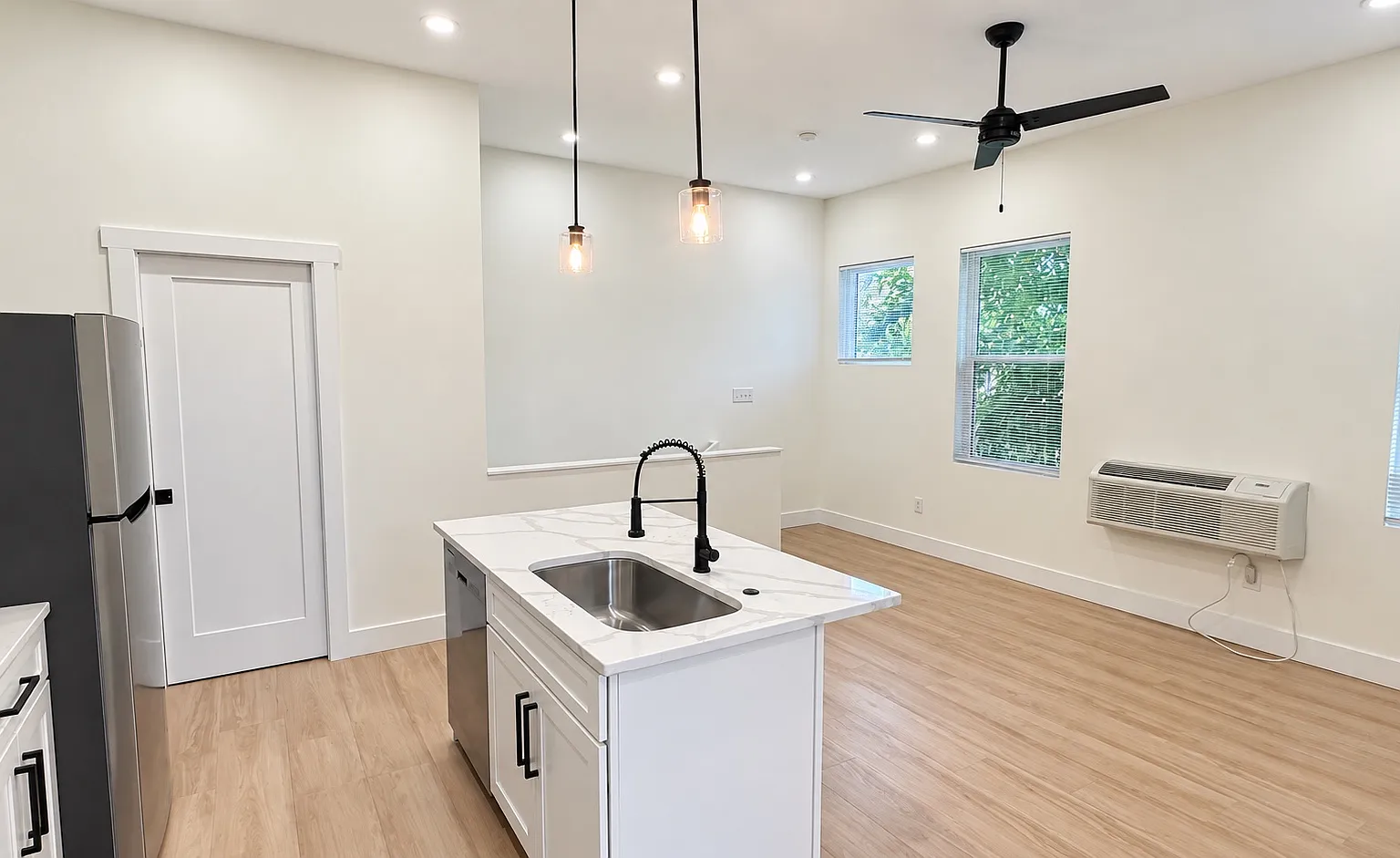 1 bed, 500 sqft, $1,400 — Photo 3