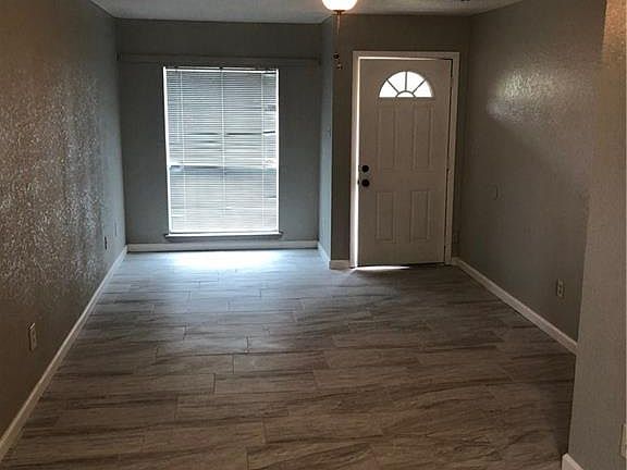 4th image of 1833 Rockford Dr