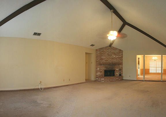 3rd image of 2533 Fulton Dr