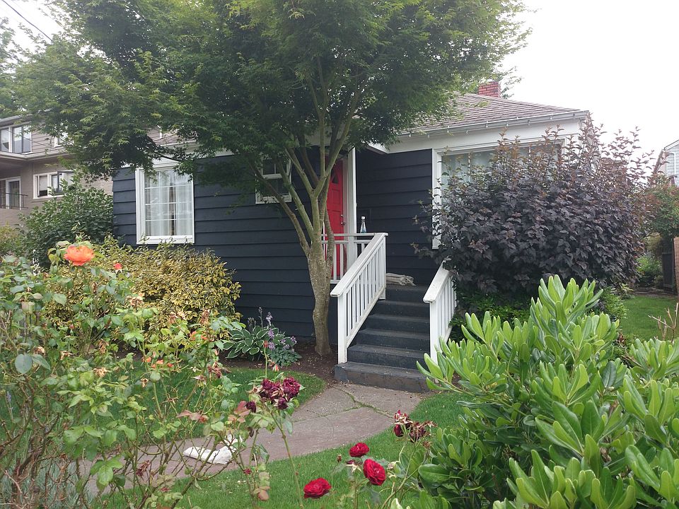 2nd image of 823 33rd Ave