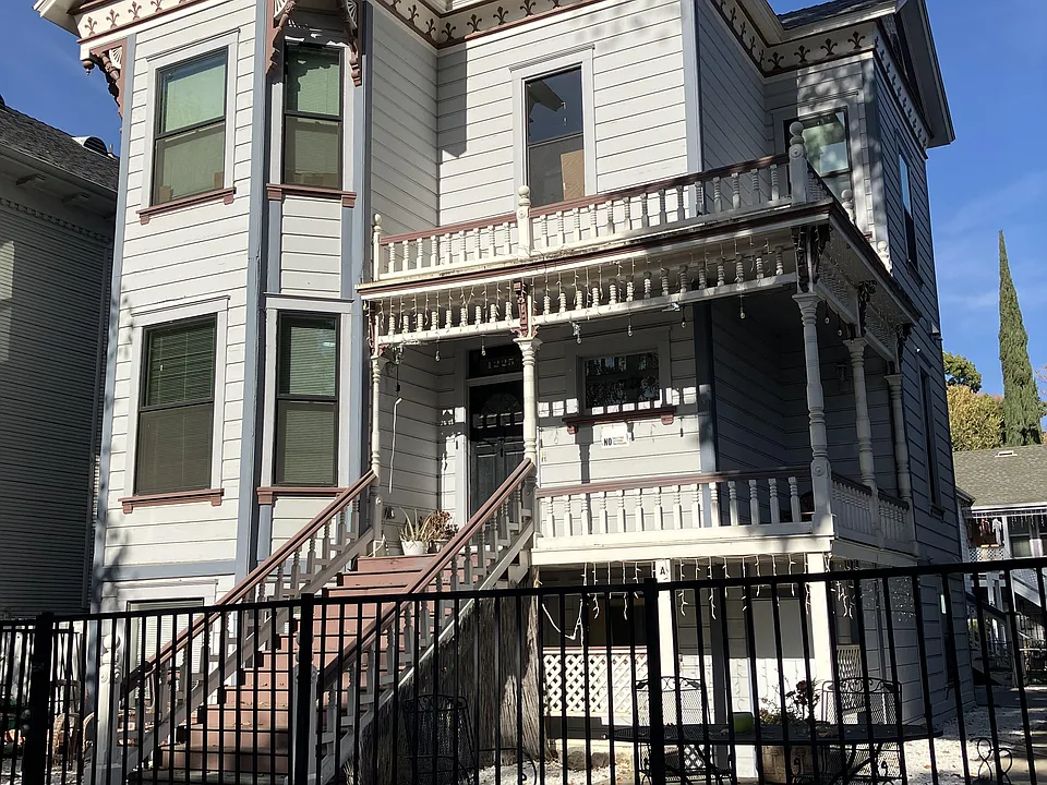 1225 F St #C