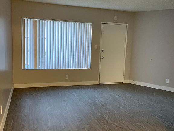 3rd image of 2816 W 182nd St APT 7