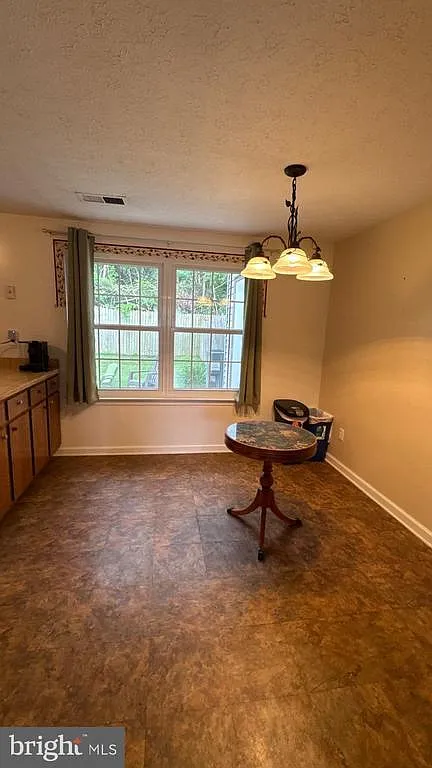 3 bed, 1116 sqft, $2,400 — Photo 4