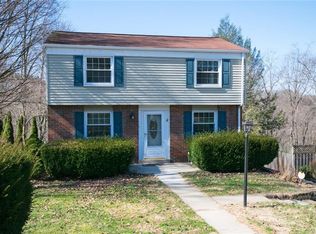 237 Pine Dr, Coraopolis, PA 15108