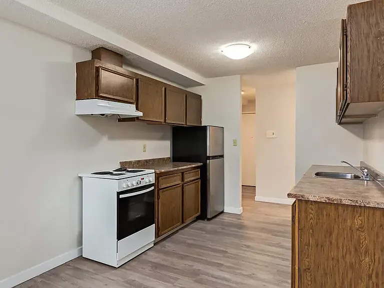 5516 47a Ave #104 — Photo 12