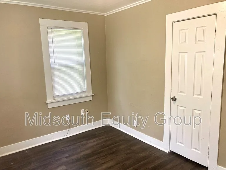 325 E Forest Ave — Photo 6