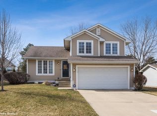 1120 SE Indigo Ln, Waukee, IA 50263