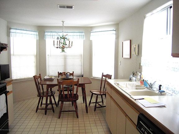 3rd image of 1119B Thornbury Ln