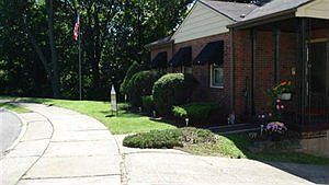 5th image of 651 Jeanette Ave