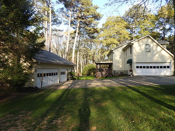 4th image of 101 Mountain Laurel Dr