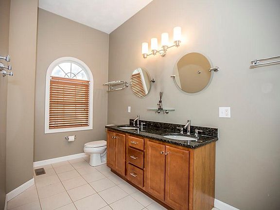 5th image of 1421 Douglas Ave Unit P