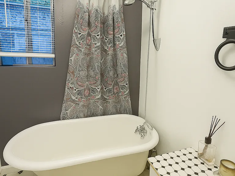 28 Isabella Ave — Photo 10