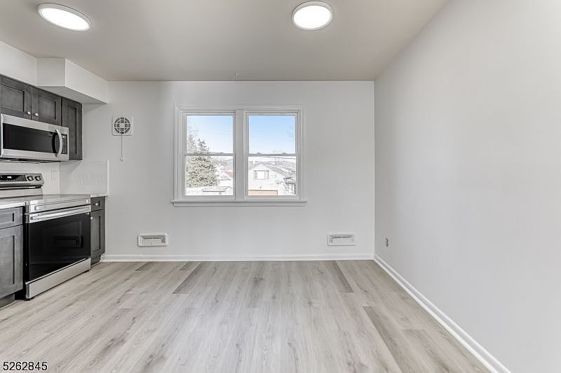 579 Lakeside Ave APT 210, Pompton Lakes, NJ 07442 Zillow