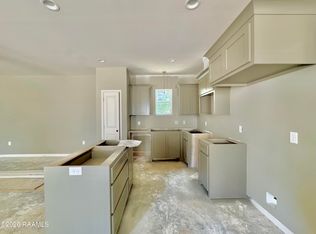 7059 Chandler Bluff Rd, Denham Springs, LA 70706