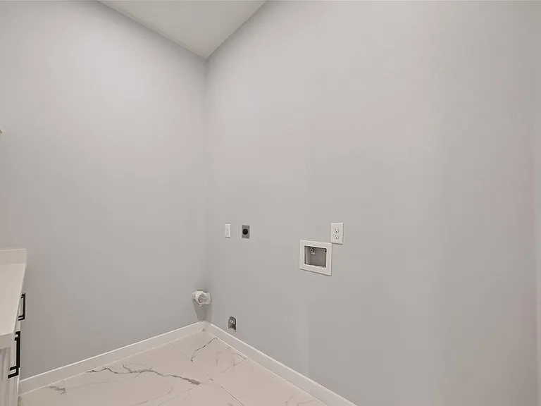90 Burress St #A — Photo 28