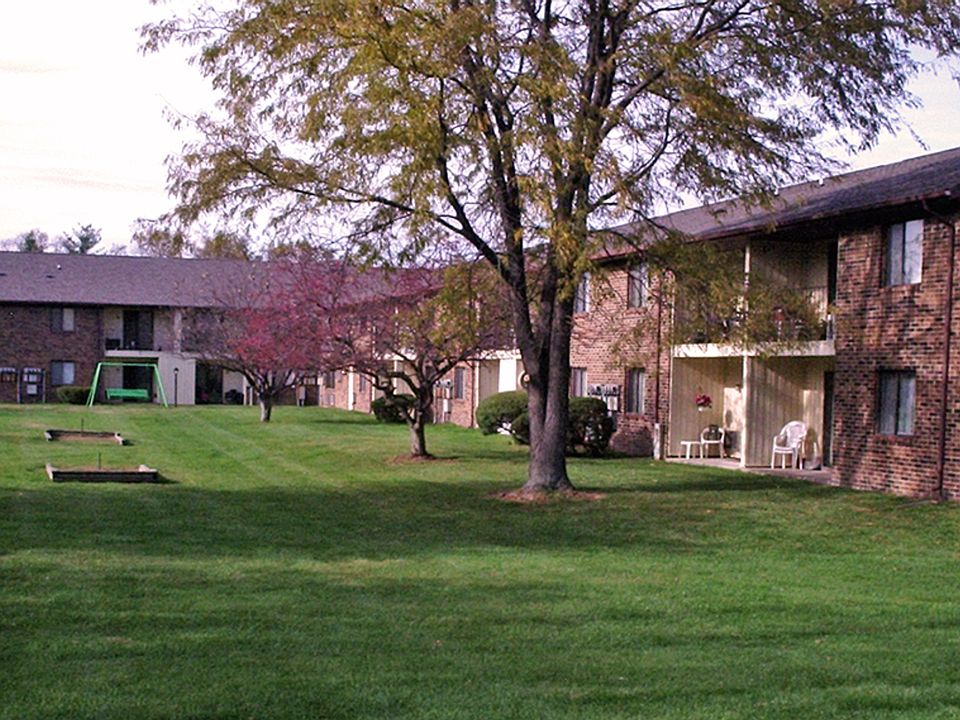 2nd image of 2002 Zelmar Dr #4-2004