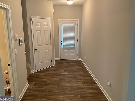 3rd image of 5020 Pioneer Pkwy