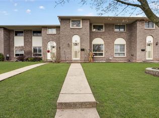 150 Gateshead Cres #19, Hamilton, ON L8G 4A7