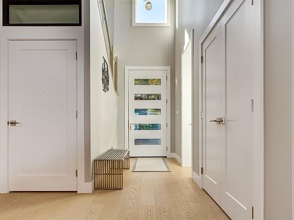 4th image of 10333 Chemainus Rd