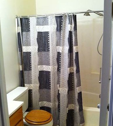 bathroom_second_floor_1.J