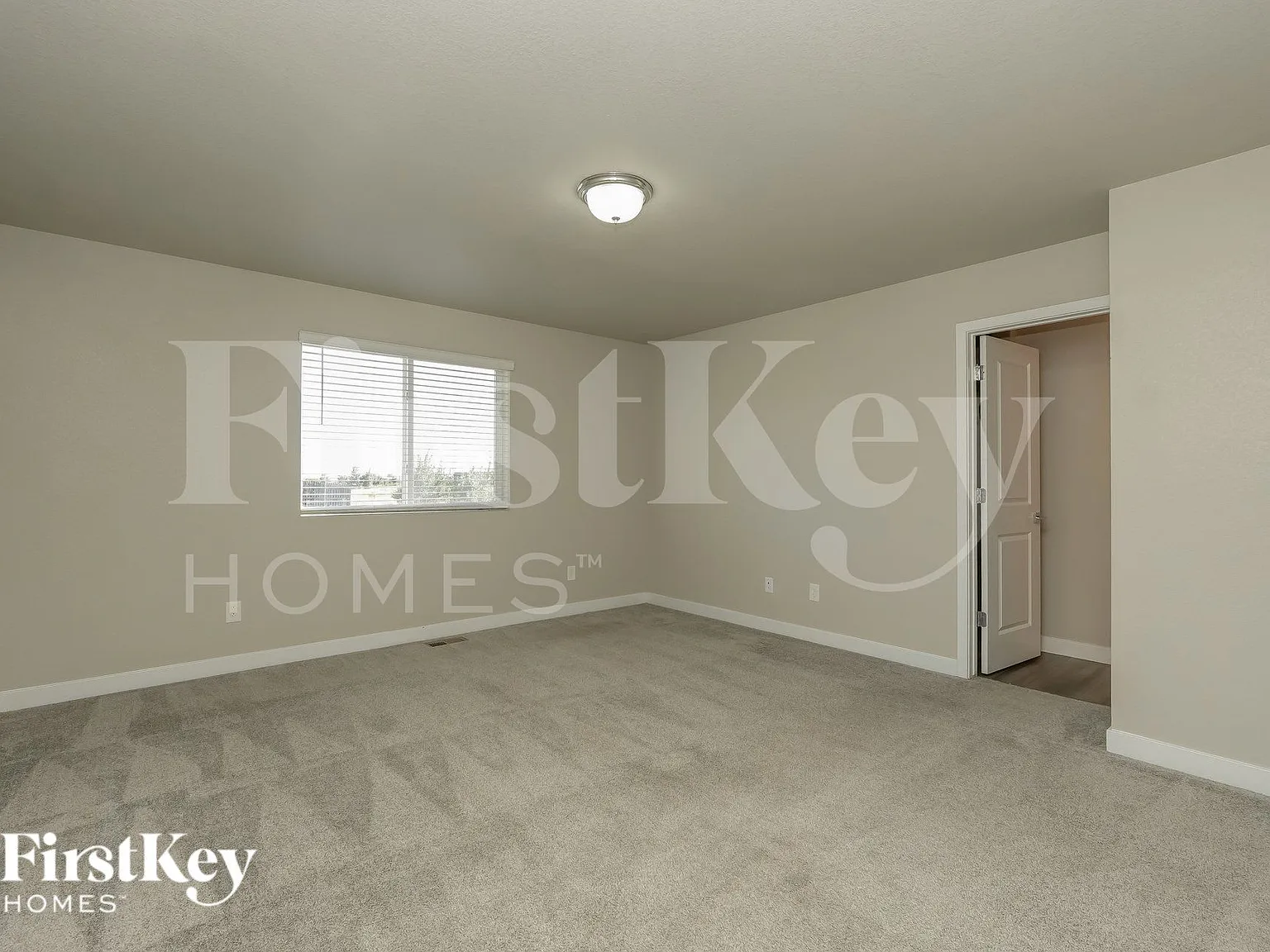 3 bed, 2.5 bath, 1945 sqft, $2,720 — Photo 2